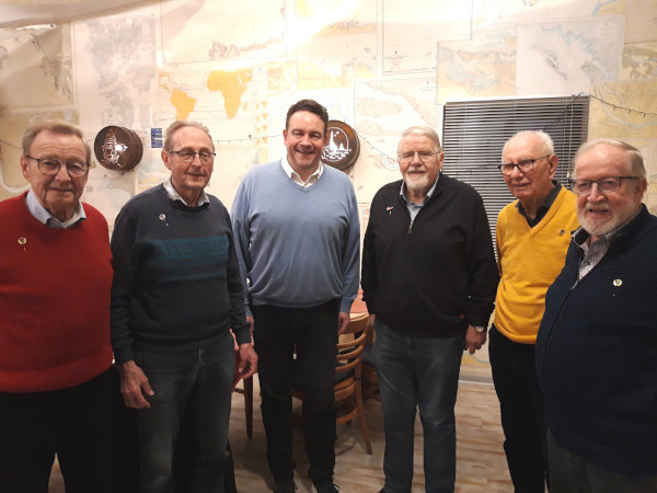 Langjährige Mitglieder: (von links) Bernhard Buss, Reinhard Brieger, Vorsitzender Detlef Troff, Hinderikus Köller, Rudolf Kaufmann, Herbert Cordes