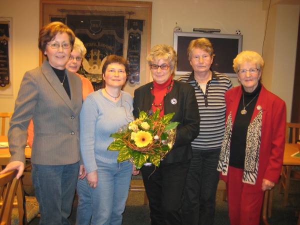 Vorstand des Frauenchores seit dem 26.02.2008:<br/>
Anita Leemhuis wurde zur neuen 1. Vorsitzenden des Frauenchores "Harmonie" gewählt