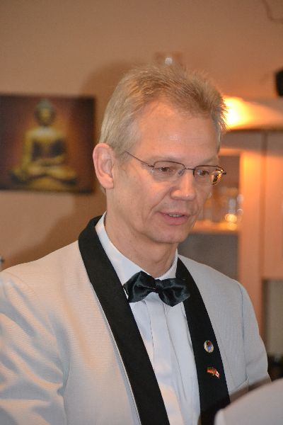 Sind auch alle da, muss gleich meine Teilnehmerliste kontrollieren