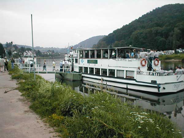 Man entert die Fähre